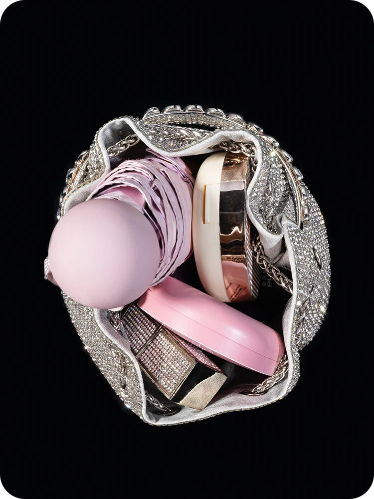 Luxury diamond evening bag by 𝕄𝕔 𝕋𝕙𝕖 𝔹𝕝𝕒𝕔𝕜 𝔻𝕚𝕒𝕞𝕠𝕟𝕕