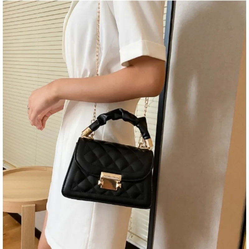 Grid pattern tote bag with buckle detail, women's fashion PU leather crossbody bag from 𝕸𝖔𝖍𝖆𝖒𝖒𝖆𝖉 ♛ 𝕮𝖔𝖑𝖑𝖊�