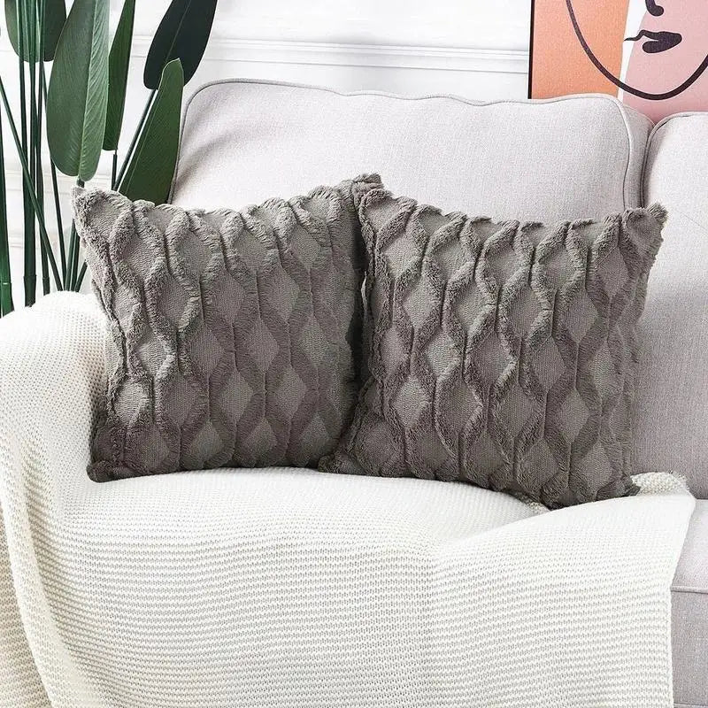 Soft plush short wool velvet decorative pillow cover measuring 40x40cm by ๐๐ ๐๐๐ ๐น๐๐๐๐ ๐ป๐๐๏ฟฝ