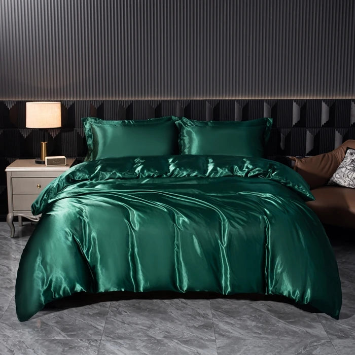 Luxury silk bedding set with duvet cover, bed sheet, and pillowcases by 𝕄𝕔 𝕋𝕙𝕖 𝔹𝕝𝕒𝕔𝕜 𝔻𝕚𝕒�