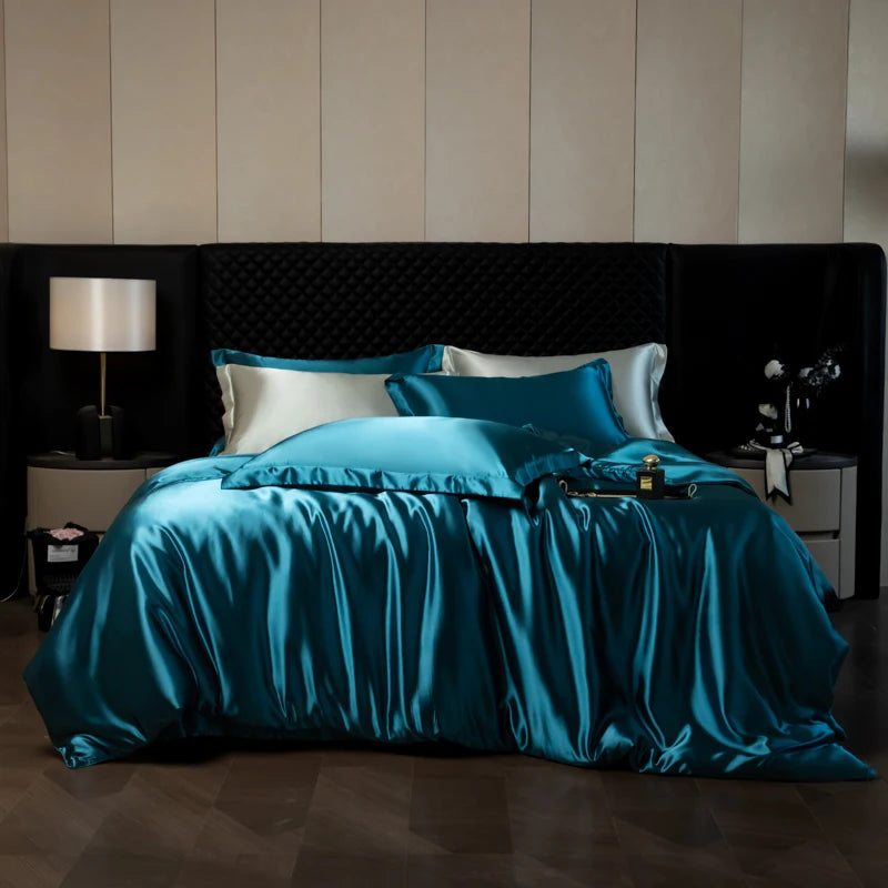 Luxurious silk bed sheets set with duvet cover, pillowcases, and fitted sheets in king and queen sizes from 𝕄𝕔 𝕋𝕙𝕖 𝔹𝕝𝕒𝕔𝕜 𝔻�