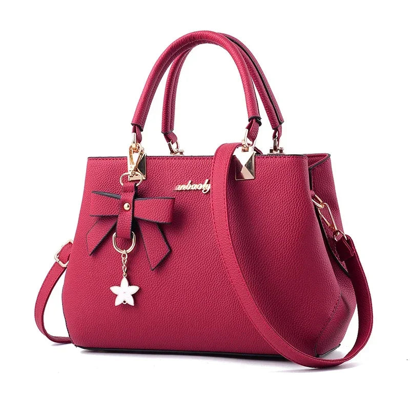 Women messenger bag by 𝕄𝕔 𝕋𝕙𝕖 𝔹𝕝𝕒𝕔𝕜 𝔻𝕚𝕒𝕞𝕠𝕟𝕕�