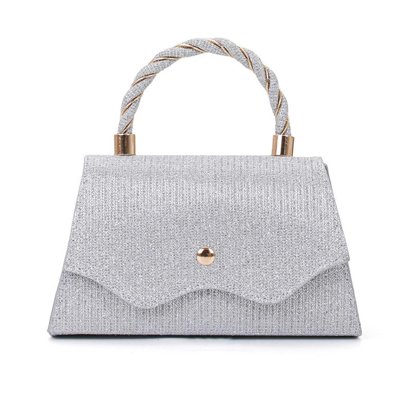 Black fashion handbag by ๐๐ ๐๐๐ ๐น๐๐๐๐ ๐ป๐๐๐๐ ๐๐๏ฟฝ