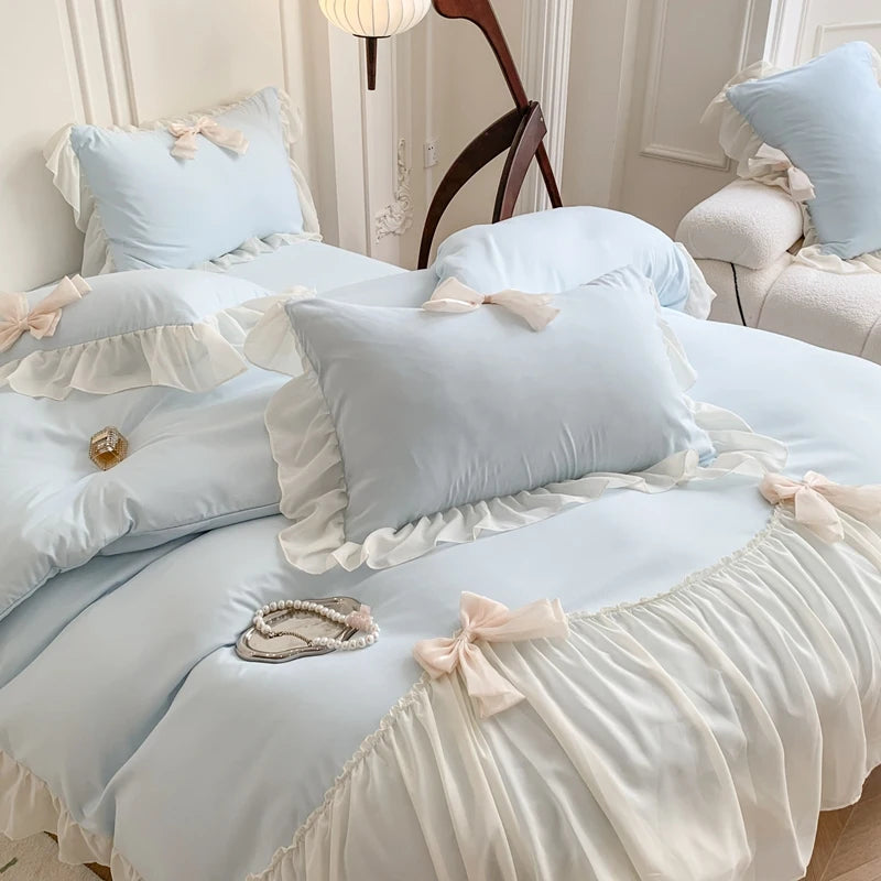 Three-piece white bedding set with ruffled duvet cover from ๐๐ ๐๐๐ ๐น๐๐๐๐ ๐ป๐๐๐๐