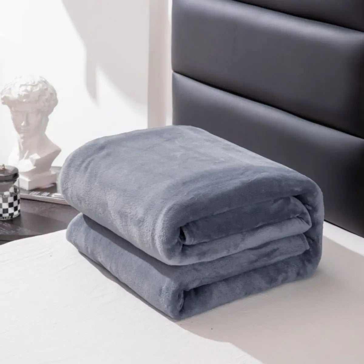 Solid color fleece blanket by 𝕄𝕔 𝕋𝕙𝕖 𝔹𝕝𝕒𝕔𝕜 𝔻𝕚𝕒𝕞𝕠𝕟𝕕