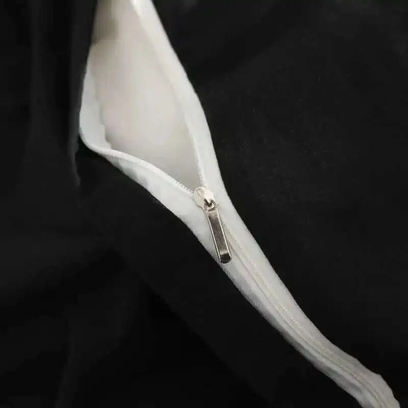 Black bedding set from ๐๐ ๐๐๐ ๐น๐๐๐๐ ๐ป๐๐๐๐ ๐๐๏ฟฝ