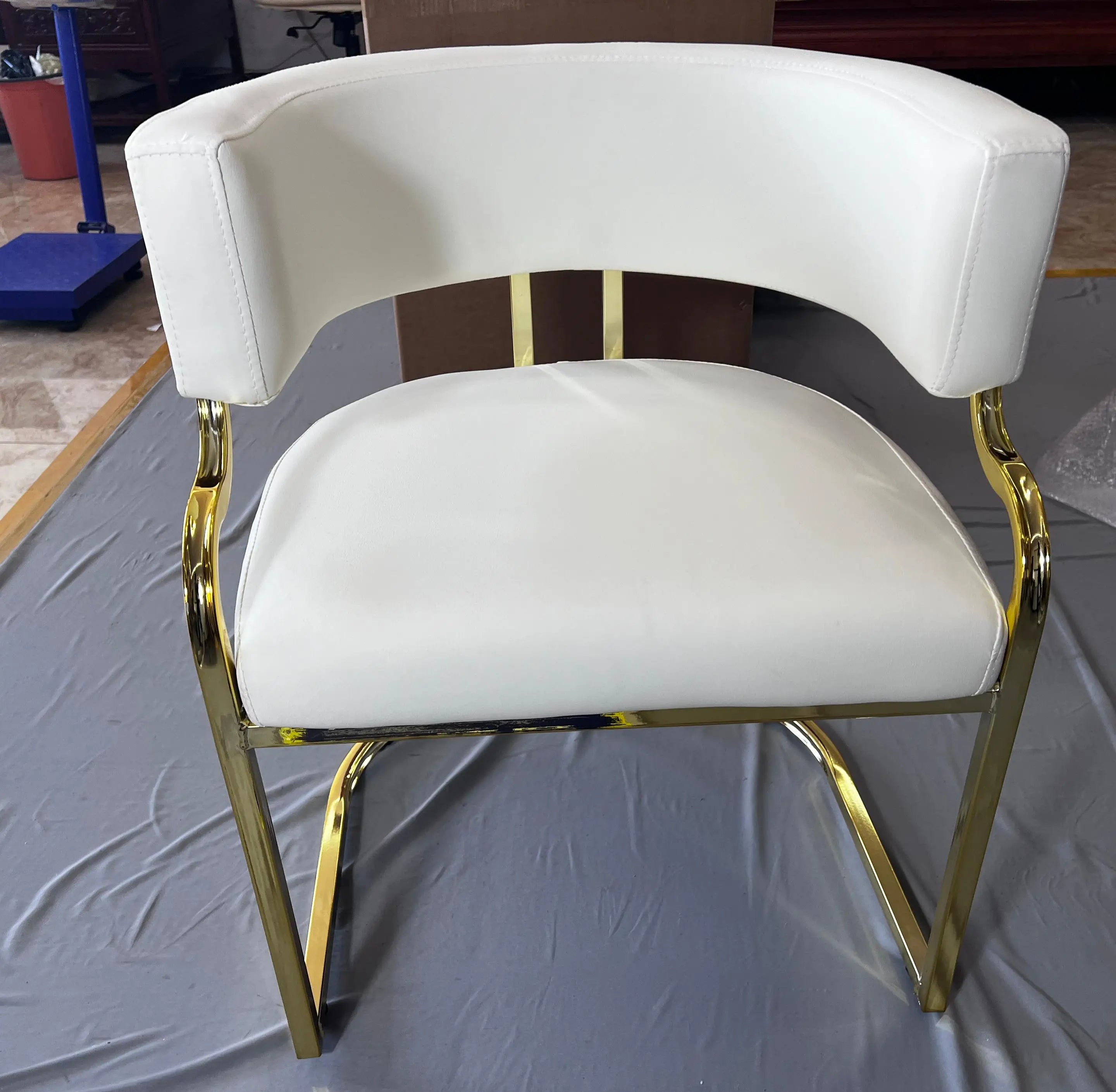 Simple style dining chair from MC THE BLACK DIAMOND, showcasing a sleek wooden frame and comfortable seat for modern home decor.
