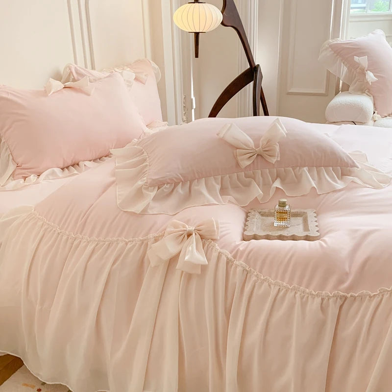White bedding set with ruffled duvet cover from ๐๐ ๐๐๐ ๐น๐๐๐๐ ๐ป๐๐๐๐ ๏ฟฝ