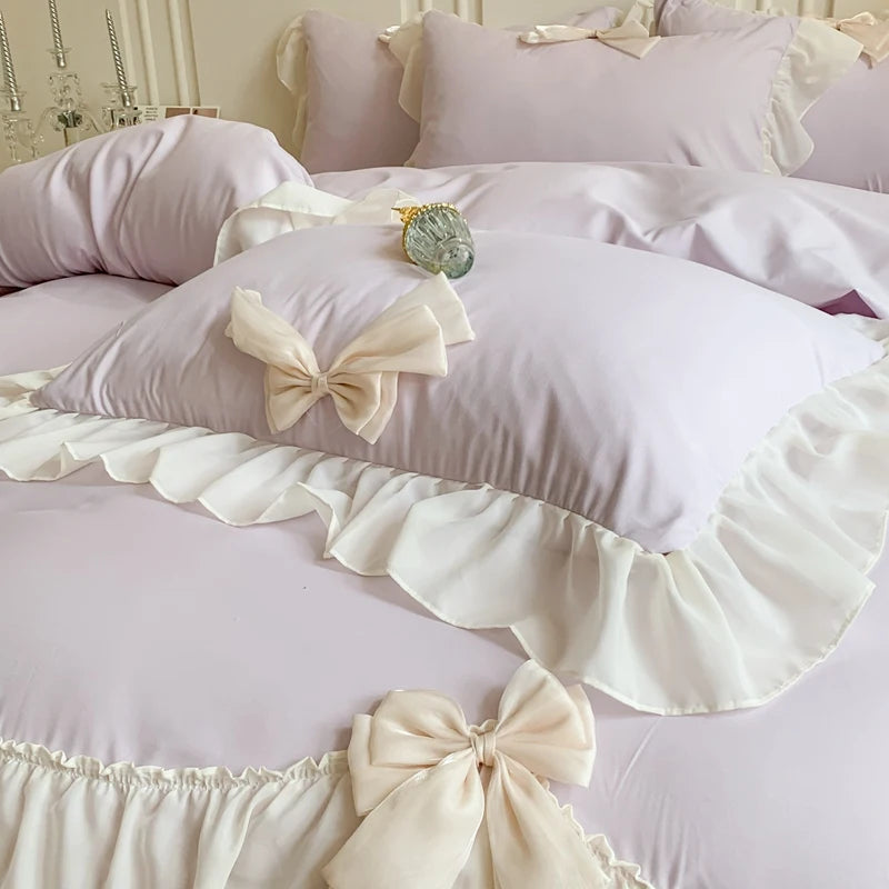 Three-piece white bedding set with ruffled duvet cover and bedsheets by ๐๐ ๐๐๐ ๐น๐๐๐๐ ๐ป๐๐๐