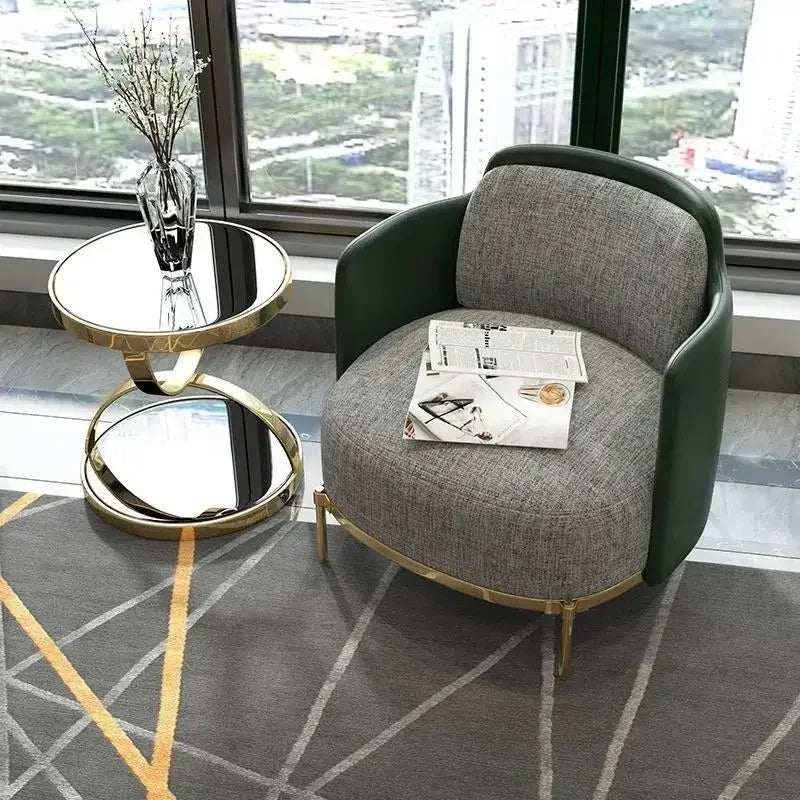 Modern glass and stainless steel end table by ๐๐ ๐๐๐ ๐น๐๐๐๐ ๐ป๐๐๐๐ ๐