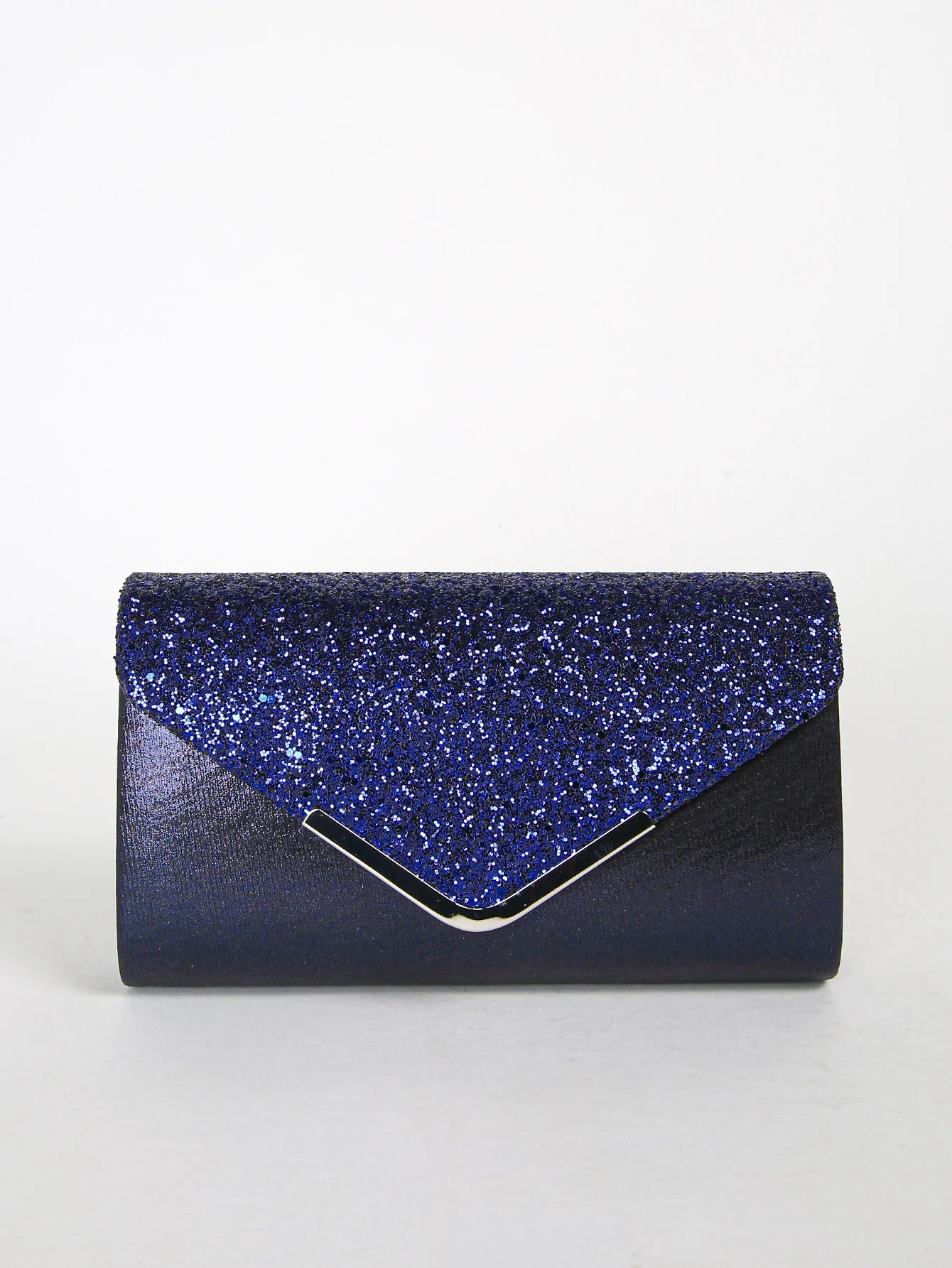 Women evening envelope handbag with sequins, chain shoulder strap, and clutch style, perfect for parties and special occasions.