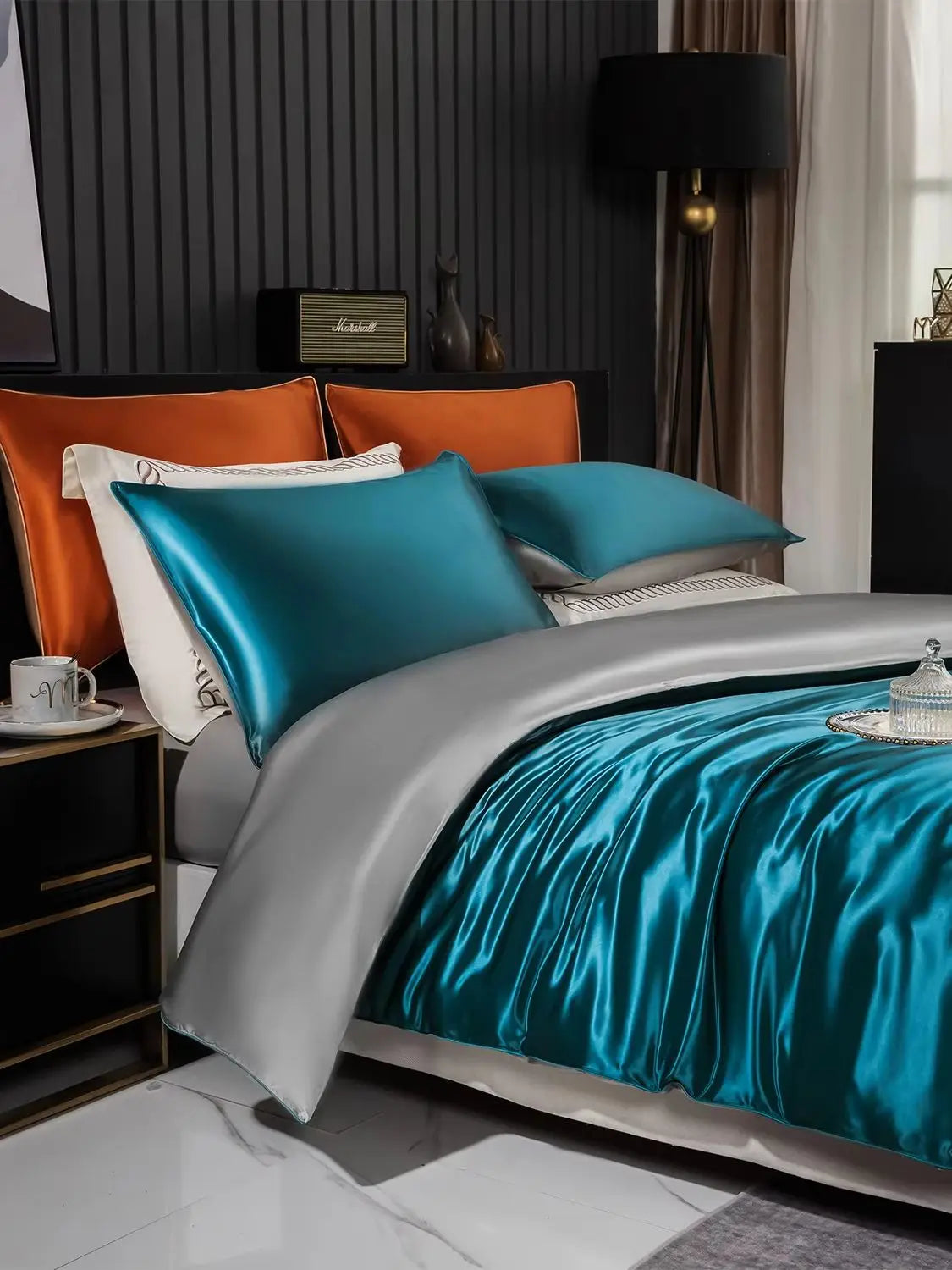 Reversible MC THE BLACK DIAMOND DISANGNI 22 Momme 6A Mulberry Silk duvet cover with A/B design, OEKO-TEX certified luxury bedding.