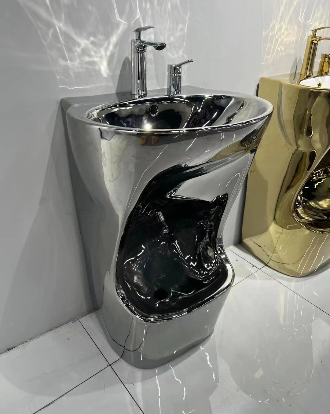 Modern high-gloss veneer square ceramic foot basin by MC THE BLACK DIAMOND, featuring a sleek design and non-slip base for bathroom use.