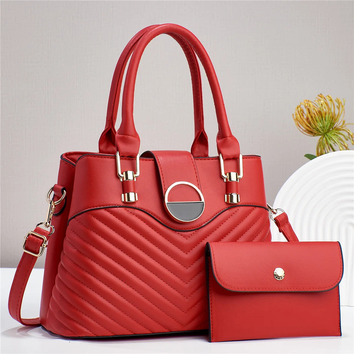 Large capacity women's leather handbag by 𝕄𝕔 𝕋𝕙𝕖 𝔹𝕝𝕒𝕔𝕜 𝔻𝕚𝕒𝕞𝕠𝕟�