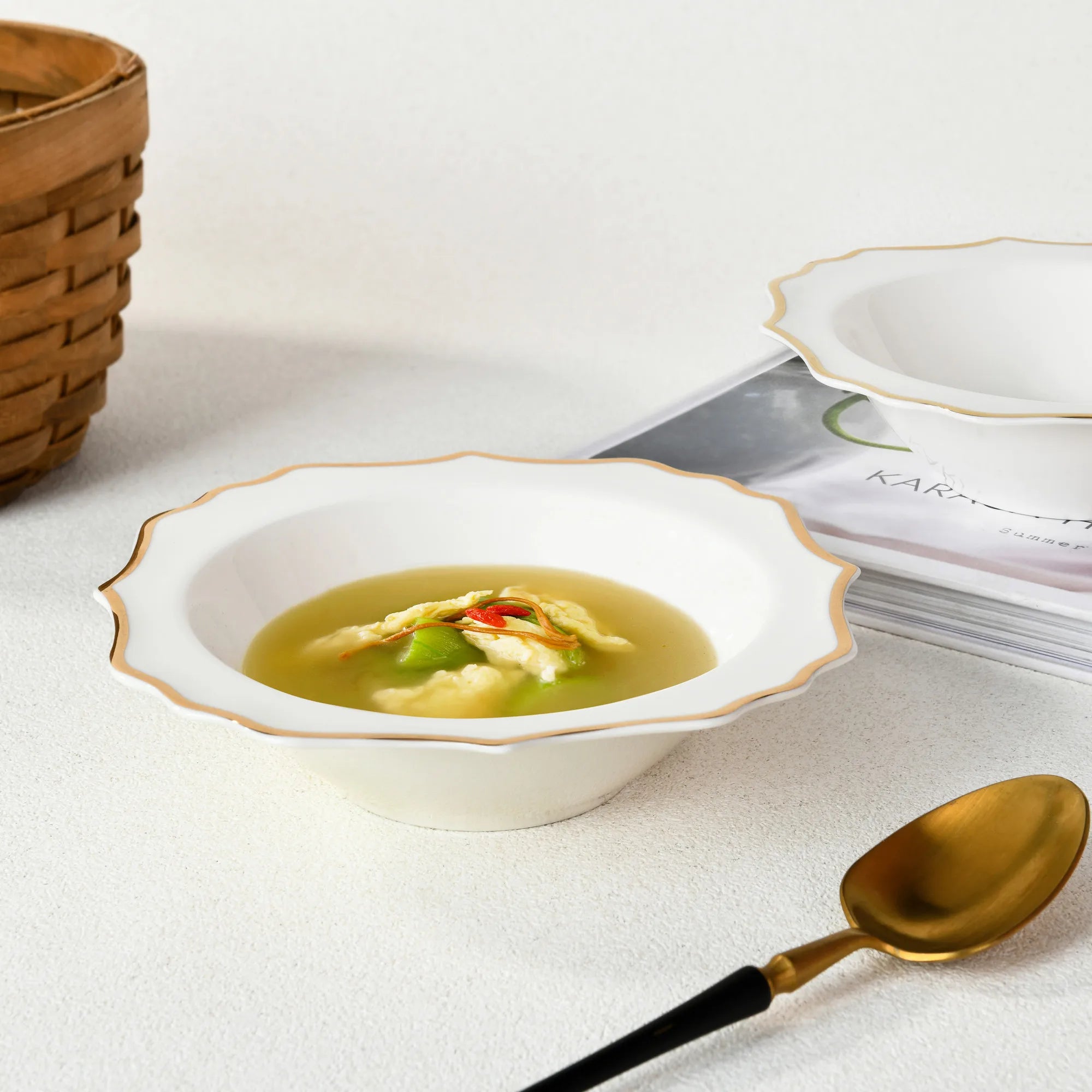 Porcelain dinnerware set by 𝕄𝕔 𝕋𝕙𝕖 𝔹𝕝𝕒𝕔𝕜 𝔻𝕚𝕒𝕞𝕠𝕟�