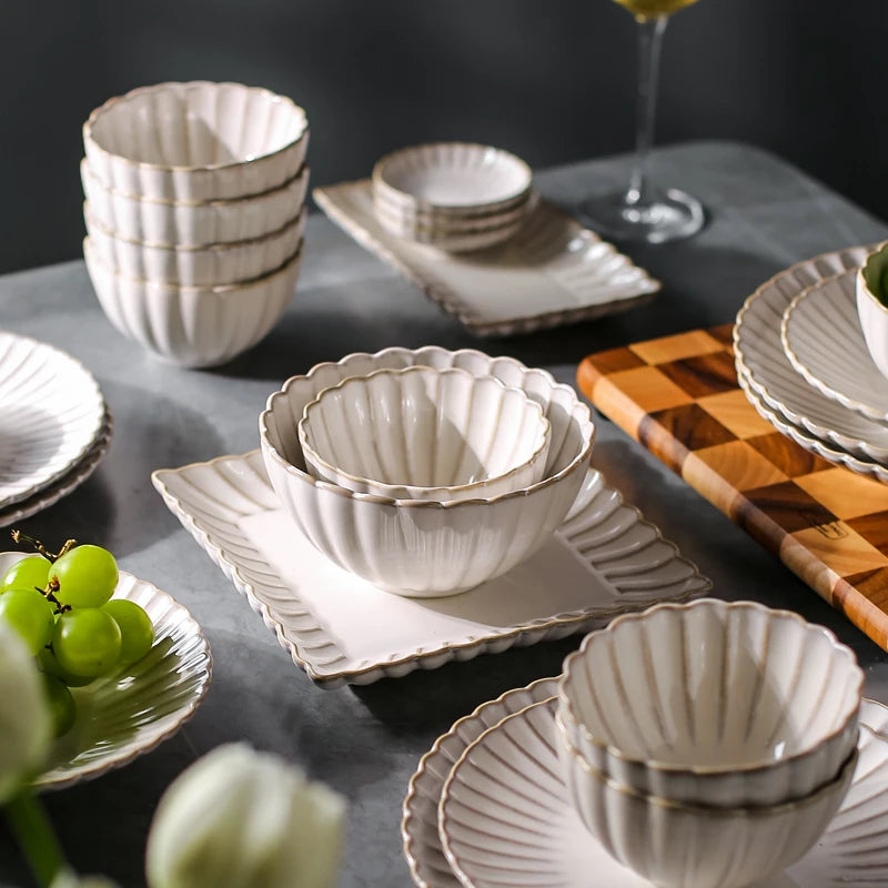 White chrysanthemum-shaped ceramic dinner set by 𝕄𝕔 𝕋𝕙𝕖 𝔹𝕝𝕒𝕔𝕜 𝔻𝕚𝕒𝕞𝕠�