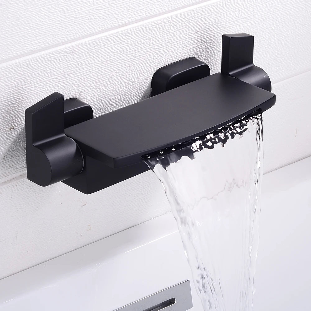 Black bathroom waterfall bath fixture by ๐๐ฎ ๐๐๐ ๐น๐๐๐๐ ๐ป๐๐๐๐ ๐๏ฟฝ