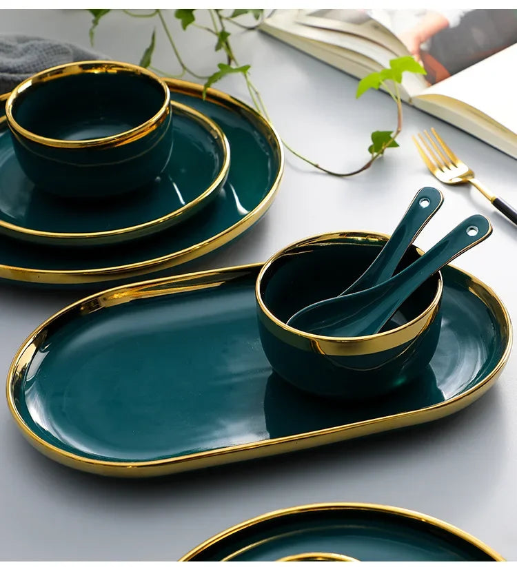 Green ceramic plate from 𝕄𝕔 𝕋𝕙𝕖 𝔹𝕝𝕒𝕔𝕜 𝔻𝕚𝕒𝕞𝕠𝕟𝕕�