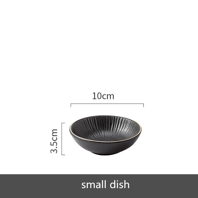 Set of black porcelain dinner plates with gilt rim, ideal for rice, salad, and noodles, from ๐๐ ๐๐๐ ๐น๐๐๐๐ ๐ป๐
