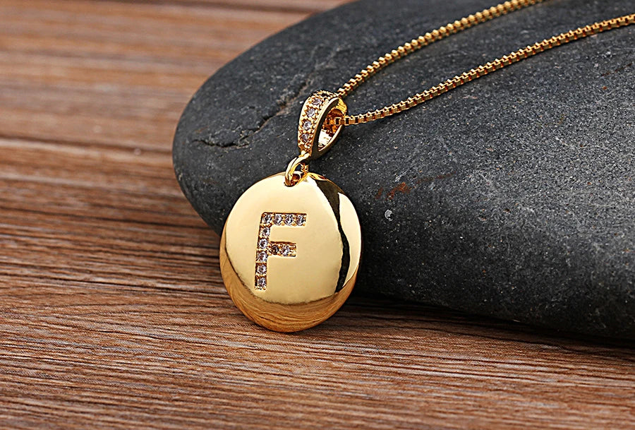 Initial letter necklace featuring the letter "A" from 𝕄𝕔 𝕋𝕙𝕖 𝔹𝕝𝕒𝕔𝕜 𝔻𝕚𝕒𝕞𝕠�