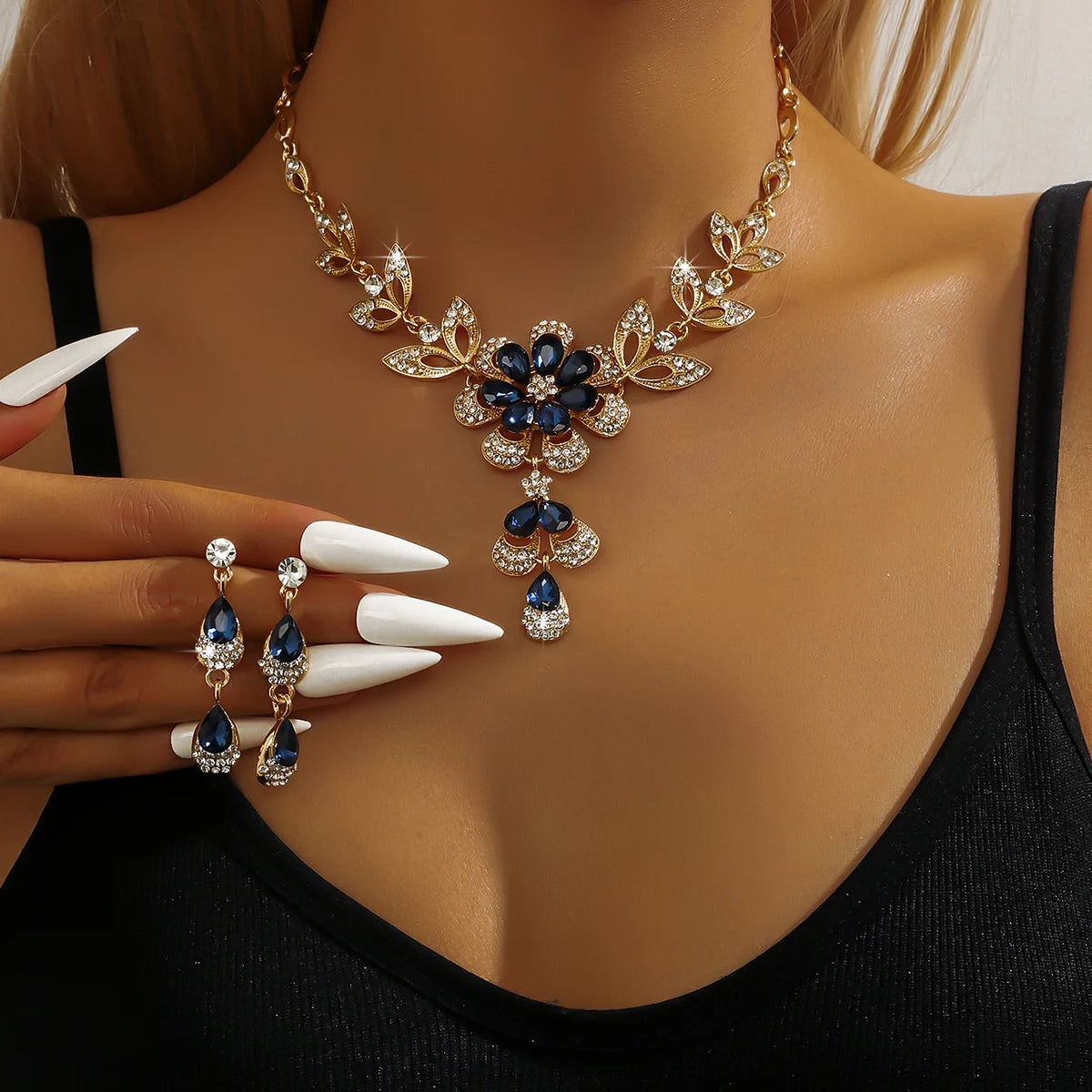 3-piece women's fashion black and gold flower necklace set by 𝕄𝕔 𝕋𝕙𝕖 𝔹𝕝𝕒𝕔𝕜 𝔻𝕚𝕒𝕞𝕠