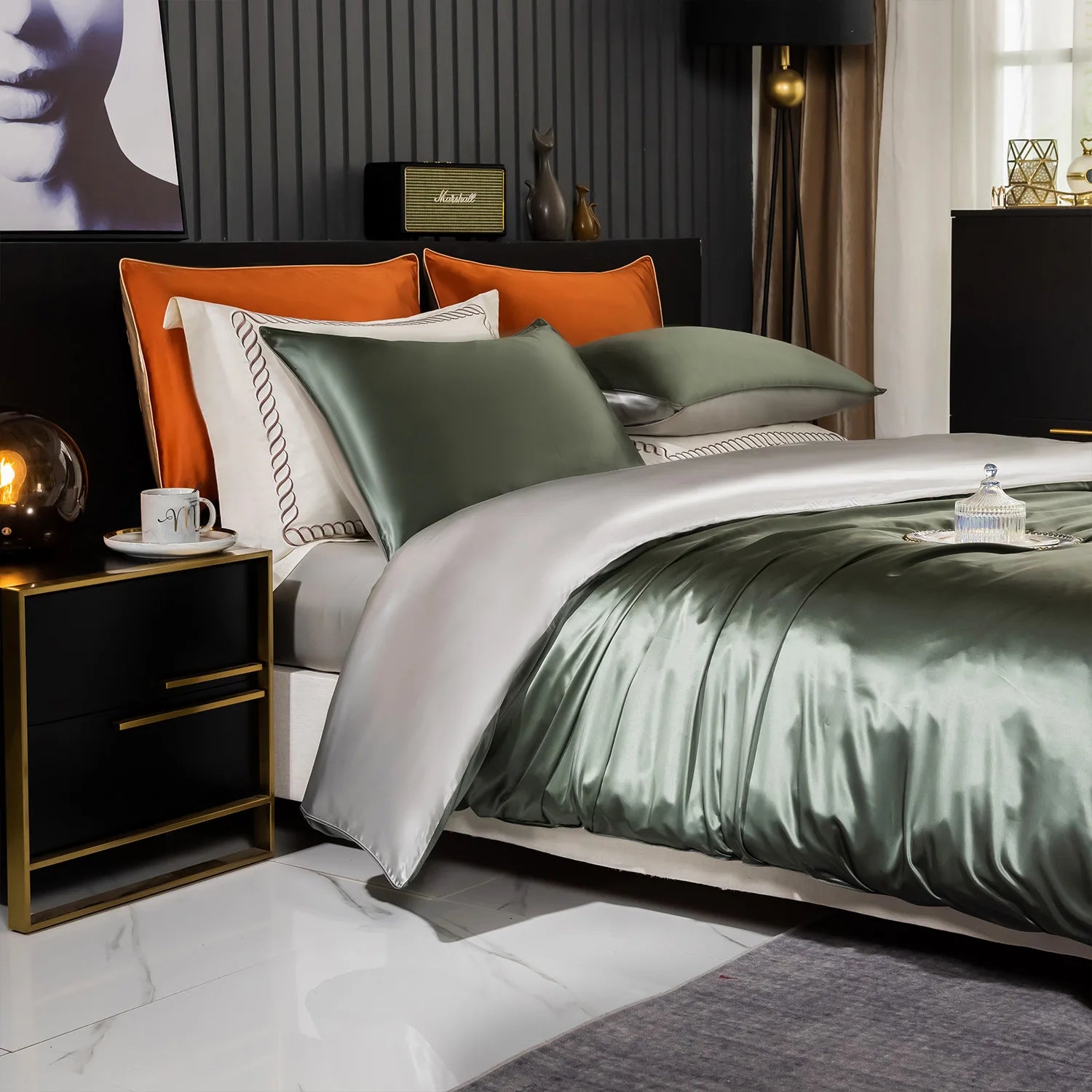 Disangni MC THE BLACK DIAMOND 22 Momme 6A Mulberry Silk duvet cover with reversible A/B design in luxurious silk bedding style.