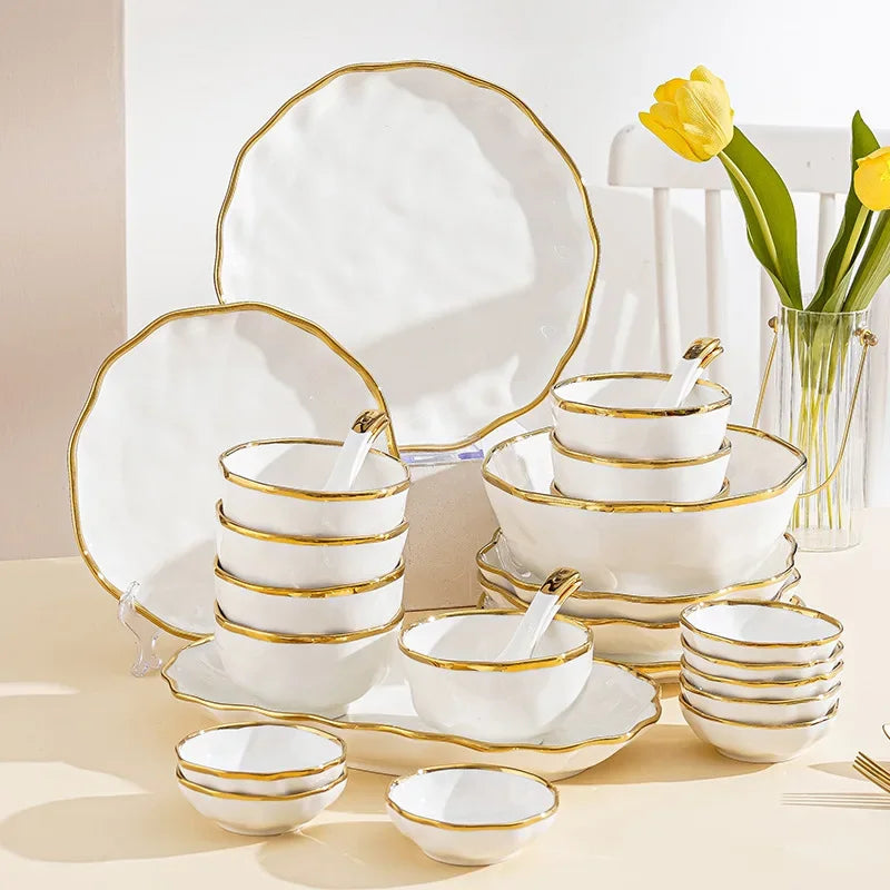 Nordic ceramic noodle and steak plates from 𝕄𝕔 𝕋𝕙𝕖 𝔹𝕝𝕒𝕔𝕜 𝔻𝕚𝕒𝕞𝕠𝕟