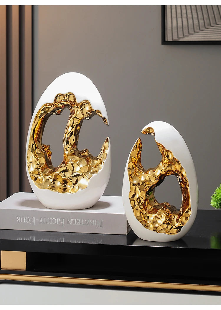 Gold modern figurines from 𝕄𝕔 𝕋𝕙𝕖 𝔹𝕝𝕒𝕔𝕜 𝔻𝕚𝕒𝕞𝕠𝕟𝕕