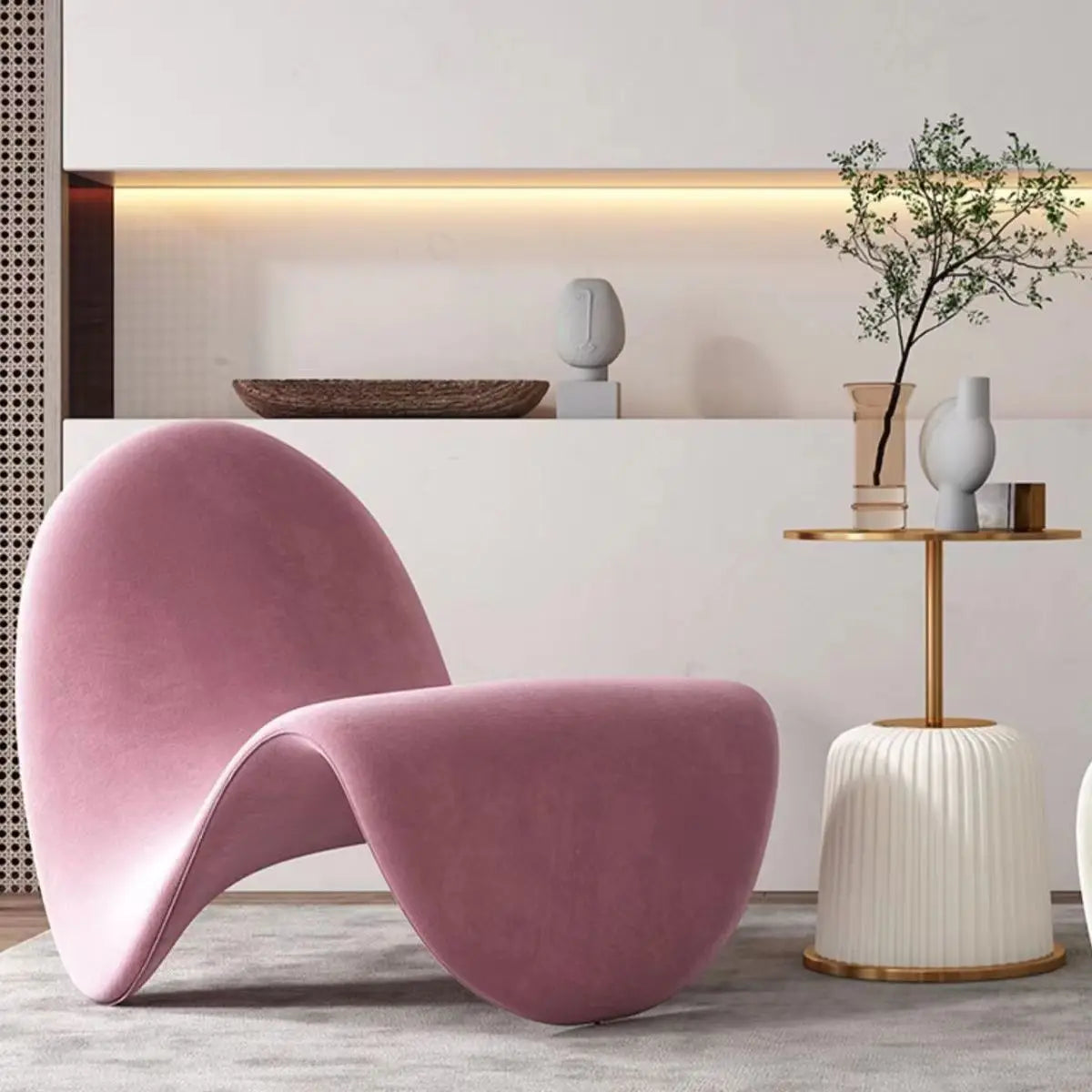 Modern Tongue Chair by 𝕄𝕔 𝕋𝕙𝕖 𝔹𝕝𝕒𝕔𝕜 𝔻𝕚𝕒𝕞𝕠𝕟𝕕