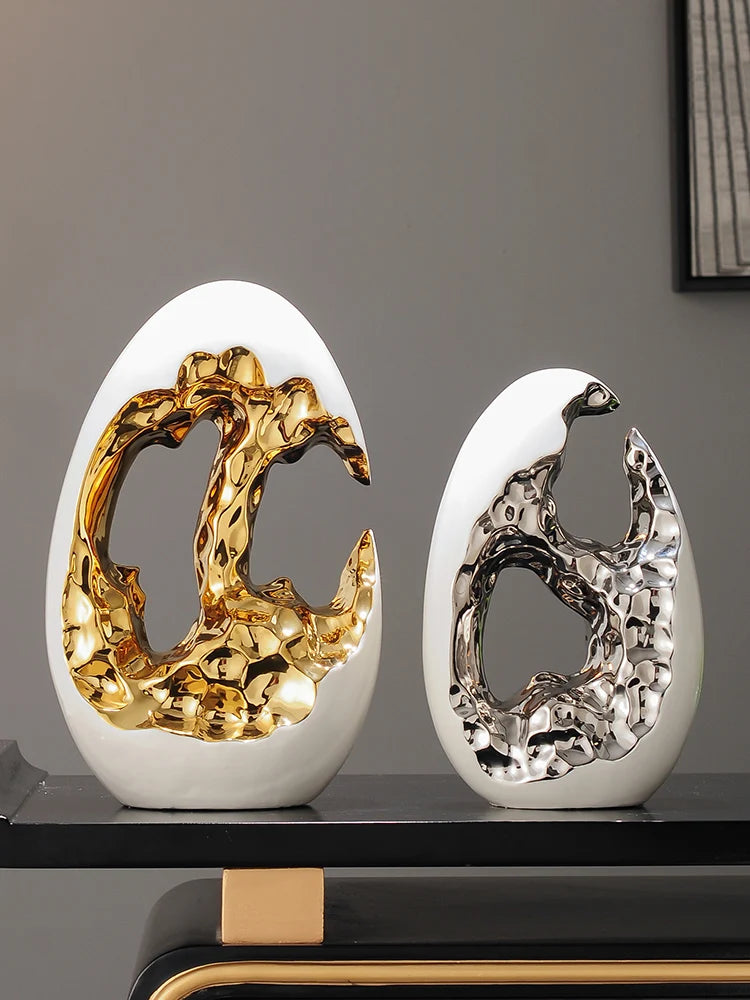 Gold figurine ornaments from 𝕄𝕔 𝕋𝕙𝕖 𝔹𝕝𝕒𝕔𝕜 𝔻𝕚𝕒𝕞𝕠𝕟𝕕