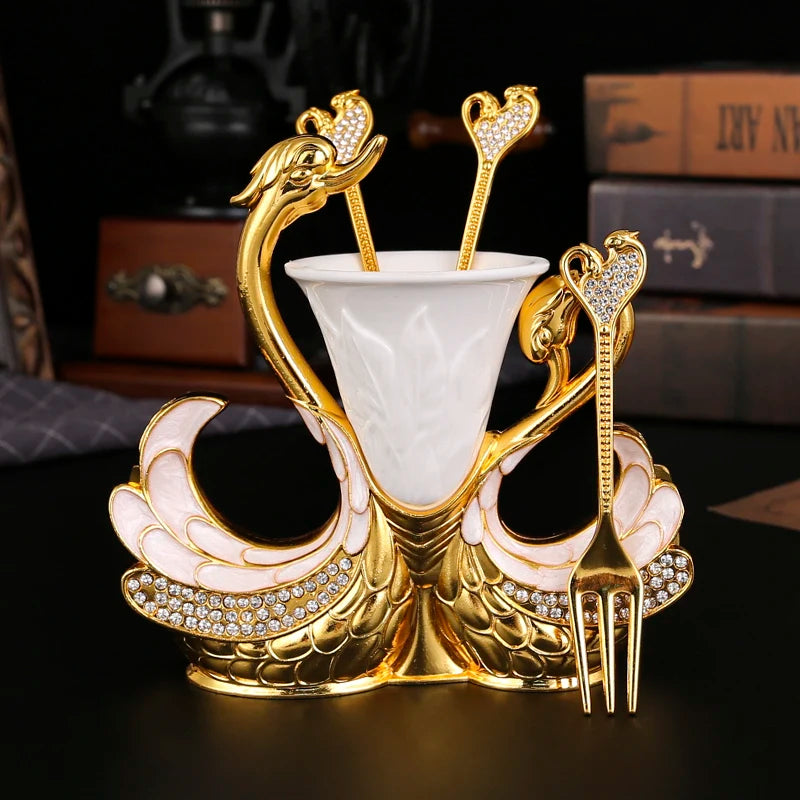 Swan-shaped fruit fork and spoon set by 𝕄𝕔 𝕋𝕙𝕖 𝔹𝕝𝕒𝕔𝕜 𝔻𝕚𝕒𝕞𝕠�