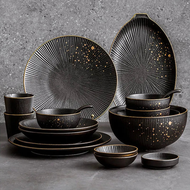 Black porcelain dinner plate with gilt rim from 𝕄𝕔 𝕋𝕙𝕖 𝔹𝕝𝕒𝕔𝕜 𝔻𝕚𝕒𝕞𝕠𝕟