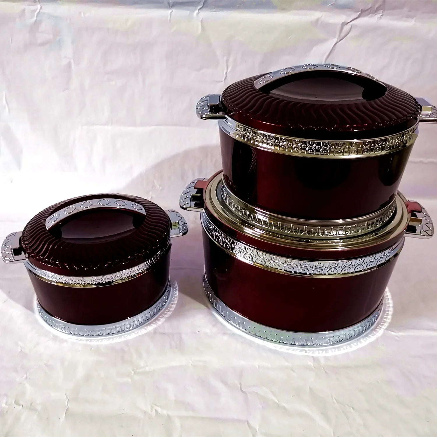 MC THE BLACK DIAMOND enamel cast iron food warmer casserole set with lid, designed for insulated hot serving.