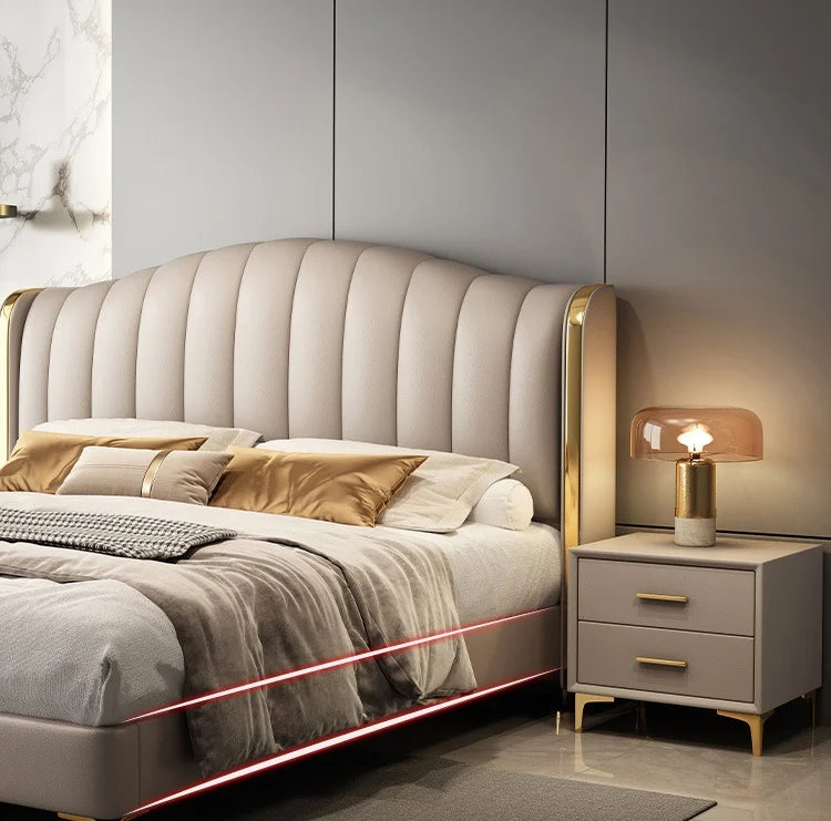Luxury king size upholstered bed frame by 𝕄𝕔 𝕋𝕙𝕖 𝔹𝕝𝕒𝕔𝕜 𝔻𝕚𝕒𝕞𝕠𝕟�