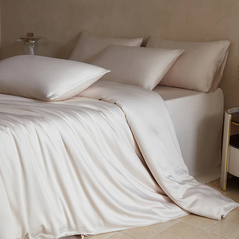 Mulberry silk bedding set from MC Collection by 𝕄𝕔 𝕋𝕙𝕖 𝔹𝕝𝕒𝕔𝕜 𝔻𝕚𝕒𝕞𝕠�