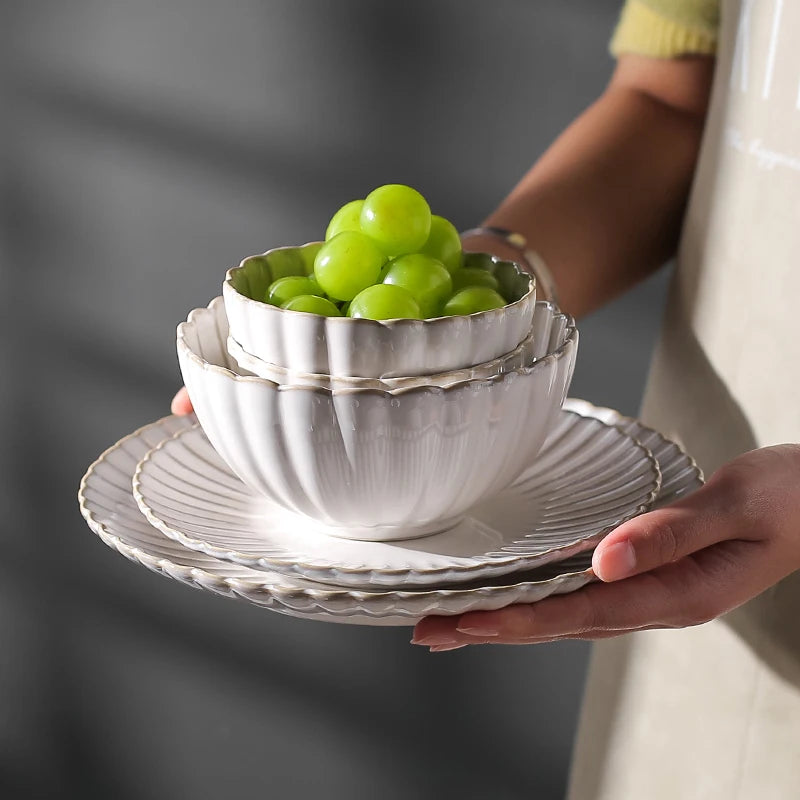 White chrysanthemum-shaped ceramic dinnerware set by 𝕄𝕔 𝕋𝕙𝕖 𝔹𝕝𝕒𝕔𝕜 𝔻𝕚𝕒𝕞𝕠�