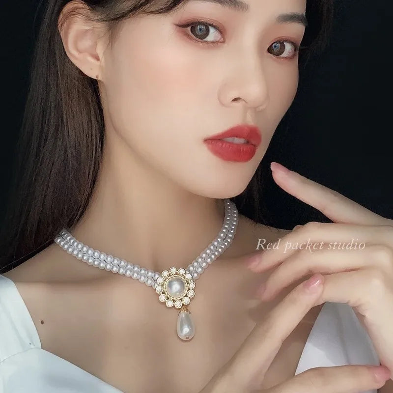 Elegant vintage pearl pendant necklace and matching chains earrings by 𝕄𝕔 𝕋𝕙𝕖 𝔹𝕝𝕒𝕔𝕜 𝔻𝕚𝕒𝕞𝕠�