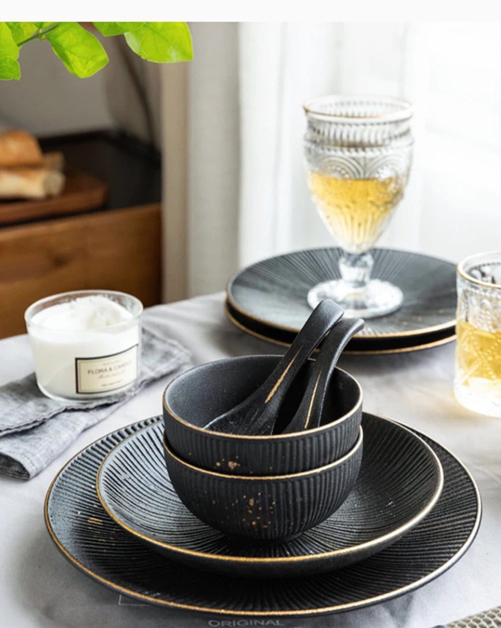 Luxury golden border porcelain dinner plate from 𝕄𝕮 𝕋𝕙𝕖 𝔹𝕝𝕒𝕔𝕜 𝔻𝕚𝕒𝕞𝕠𝕟�