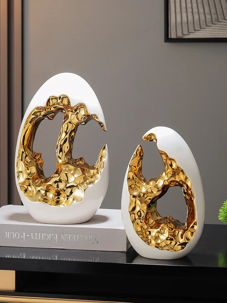 Gold Christmas ornament figurines from 𝕄𝕔 𝕋𝕙𝕖 𝔹𝕝𝕒𝕔𝕜 𝔻𝕚𝕒𝕞𝕠𝕟�