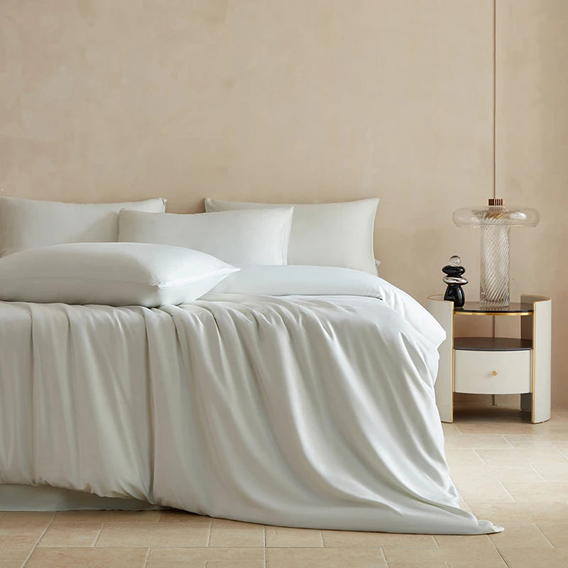 MC Collection 100% Mulberry Silk Bedding Set from 𝕄𝕔 𝕋𝕙𝕖 𝔹𝕝𝕒𝕔𝕜 𝔻𝕚𝕒𝕞𝕠