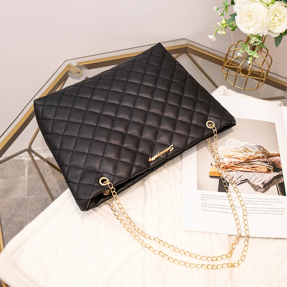 Women's shoulder bag by 𝕄𝕔 𝕋𝕙𝕖 𝔹𝕝𝕒𝕔𝕜 𝔻𝕚𝕒𝕞𝕠𝕟𝕕�
