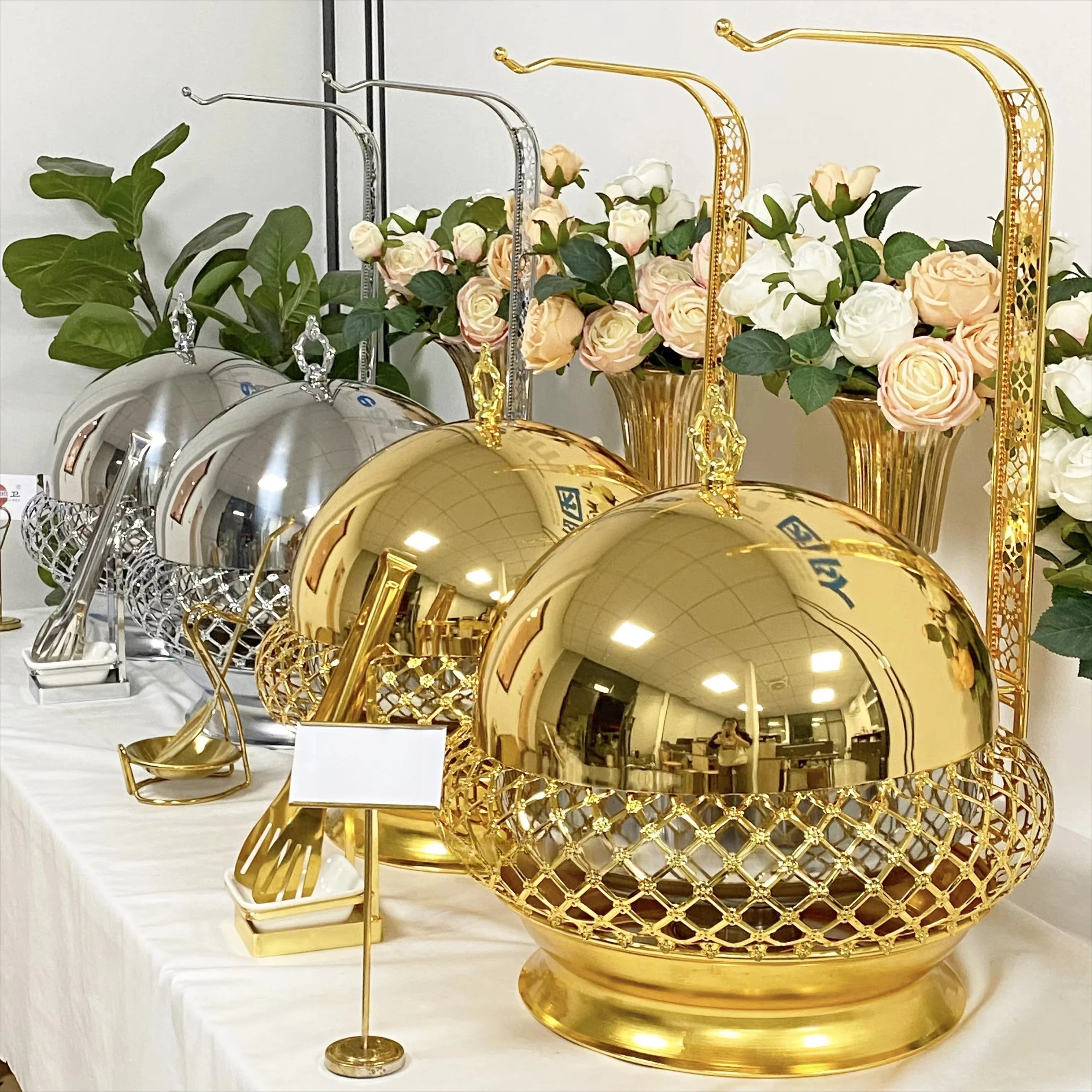 Stainless steel chafing dish from MC THE BLACK DIAMOND, designed for wedding party hot pot buffet catering.