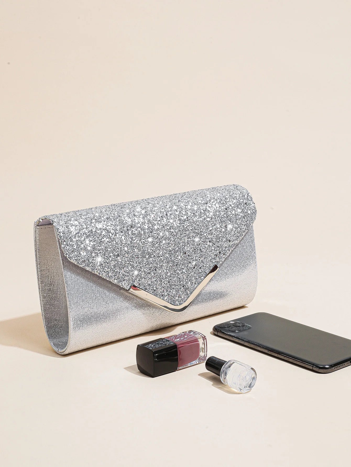 Women evening envelope handbag with sequins, chain strap, and clutch style for parties, from 𝕸𝖔𝖍𝖆𝖒𝖒𝖆𝖉 ♛ 𝕮𝖔𝖑𝖑�