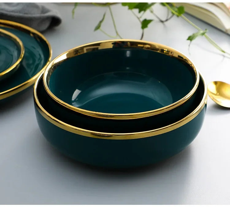 Green ceramic plate from 𝕄𝕔 𝕋𝕙𝕖 𝔹𝕝𝕒𝕔𝕜 𝔻𝕚𝕒𝕞𝕠𝕟𝕕�